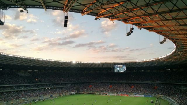 images/stadium_nice_sky.jpg